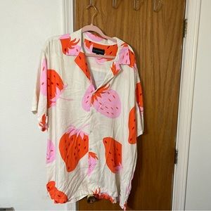 No Boundaries Strawberry Button Down Shirt Size 3X (Men’s)